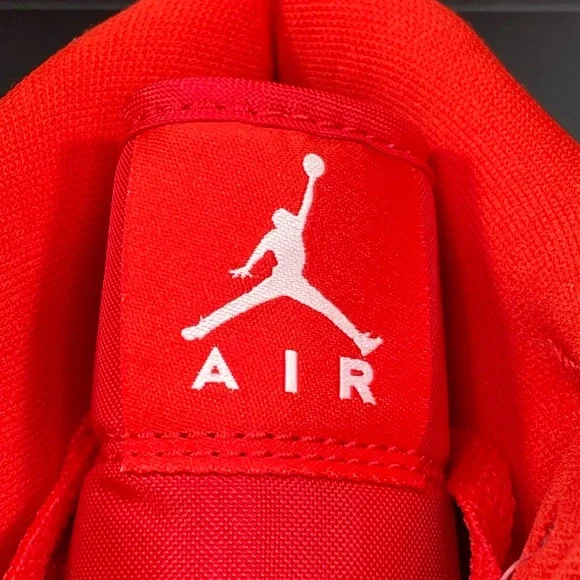 Air Jordan 1 Mid SE Mens Size 10 Basketball Sneakers Chili Red Shoes - Picture 9 of 12